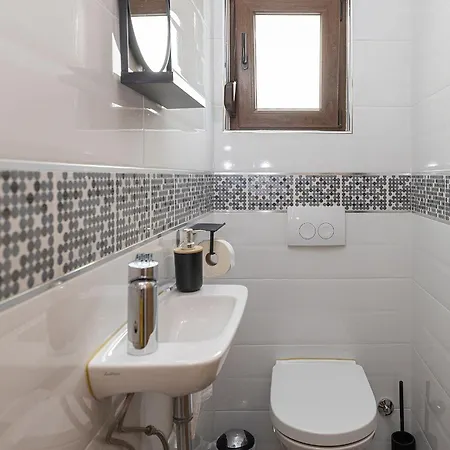 Apartament Gulin Ii *