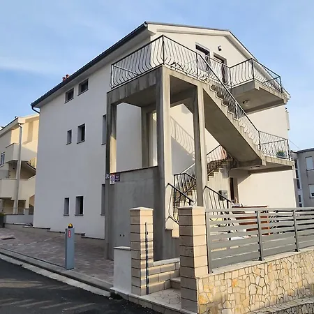 Gulin Ii Апартаменты Цриквеница