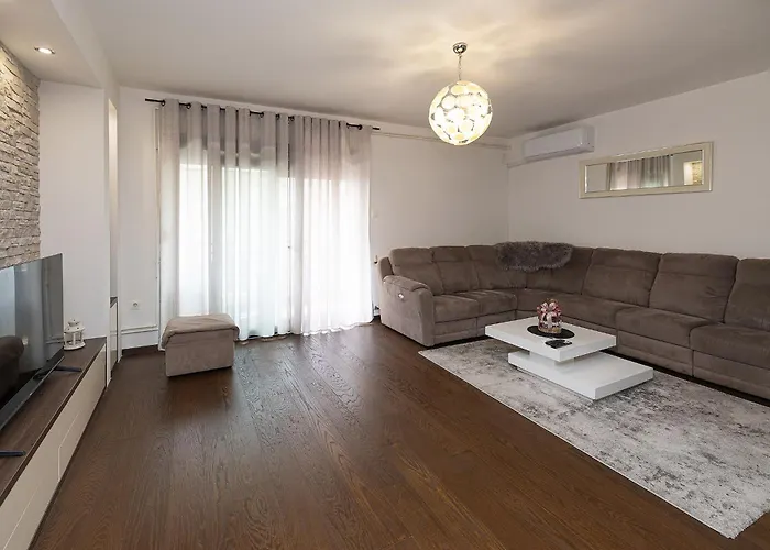 Gulin Ii Apartment
